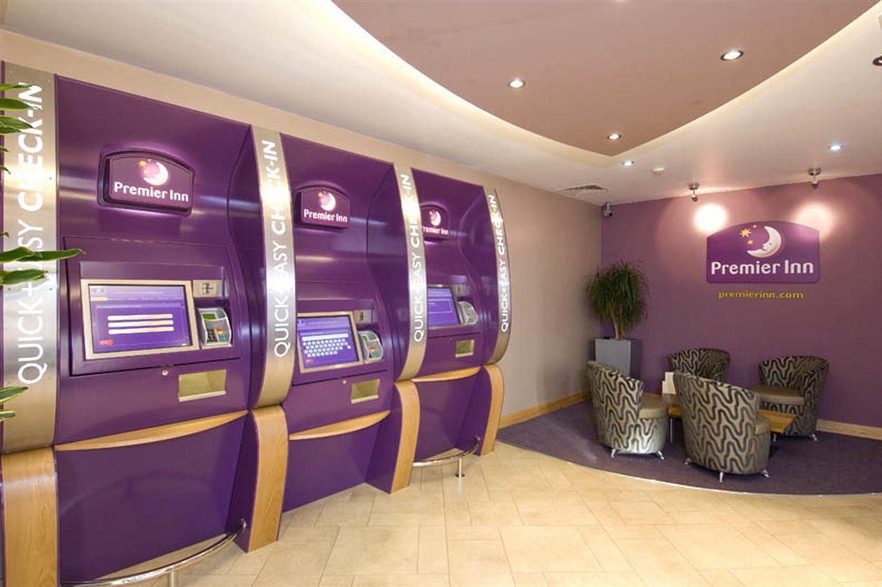 Premier Inn London Kensington Exterior foto