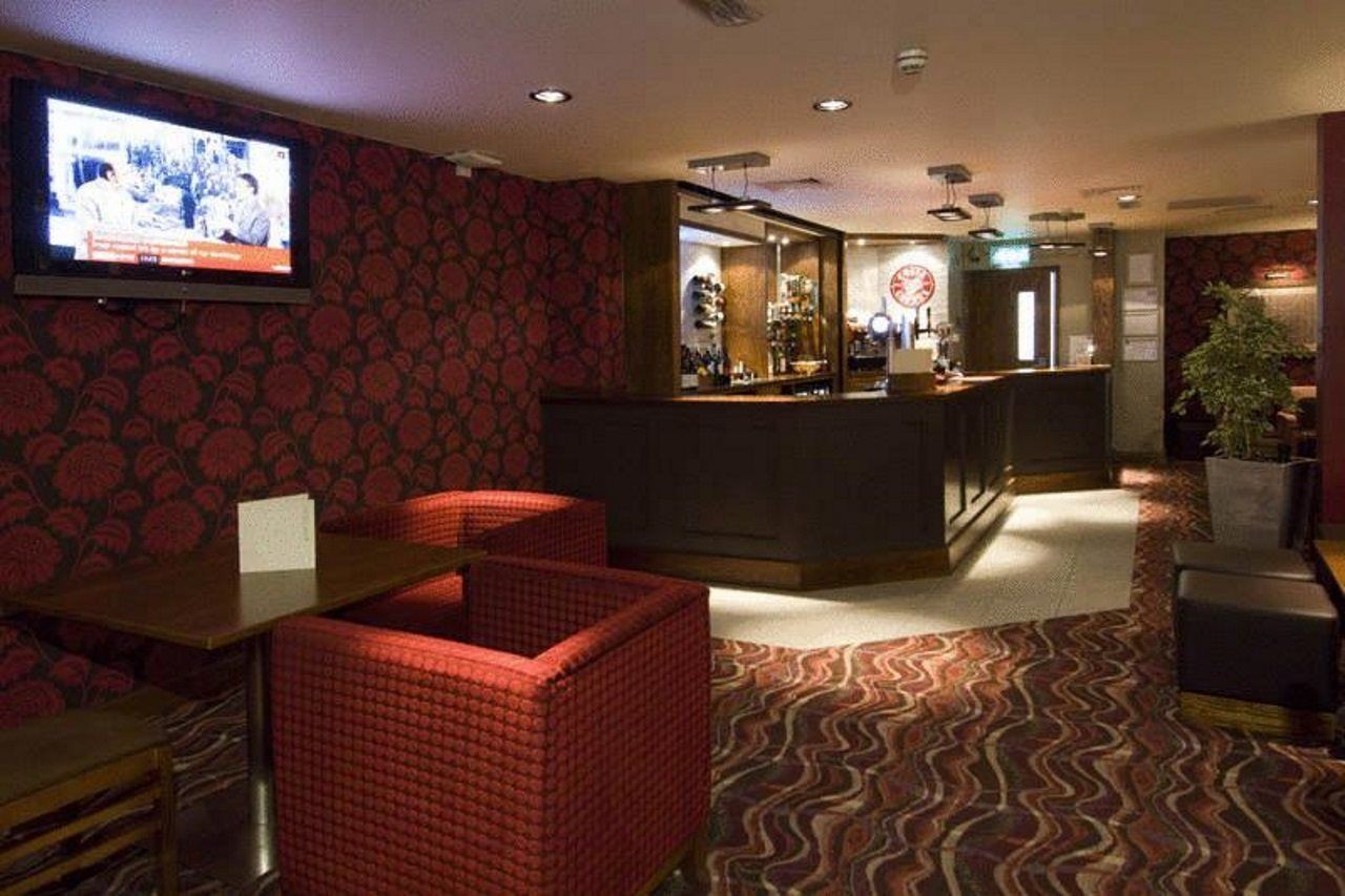 Premier Inn London Kensington Exterior foto